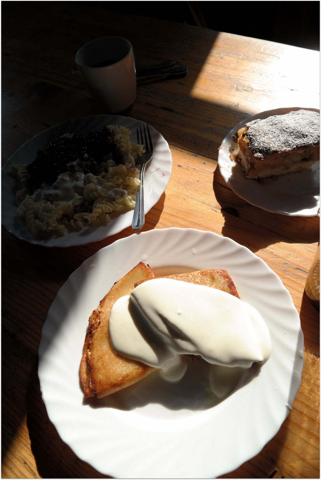 Naleśniki z serem (pancake cottage cheese) – Ornak Shelter Lunch Break