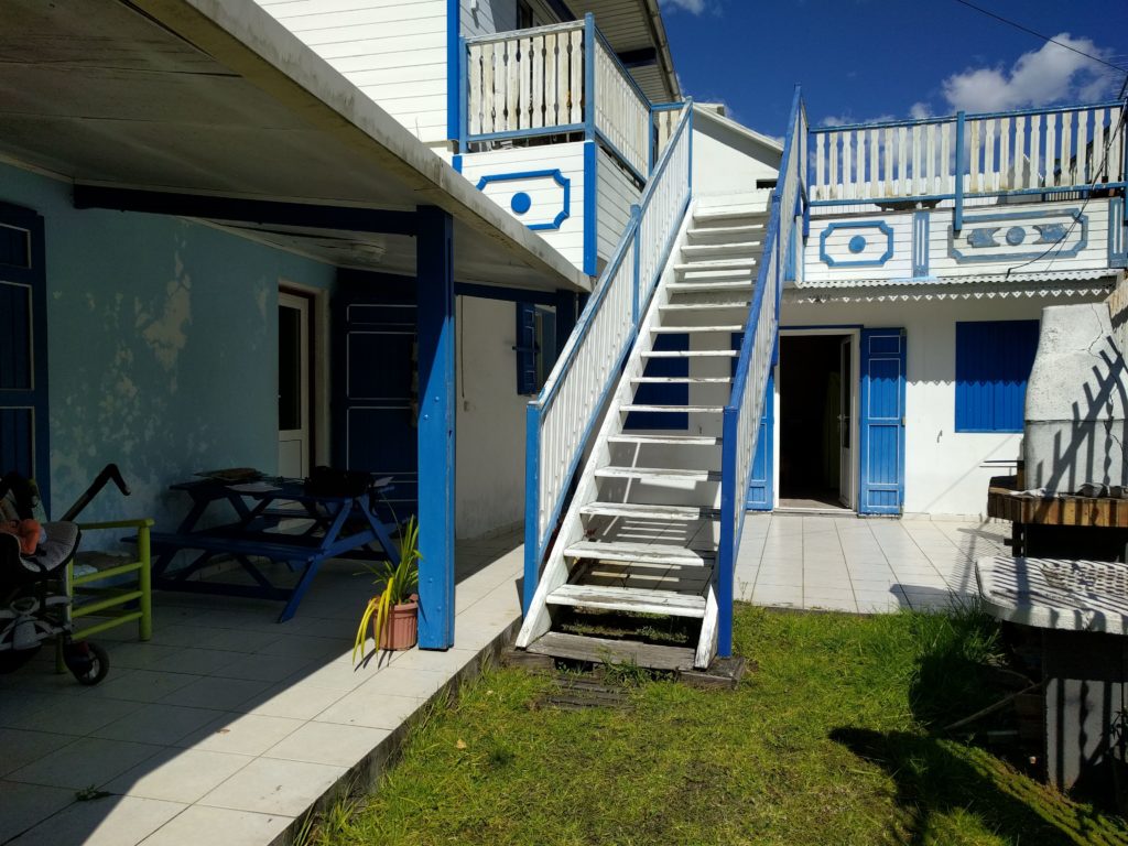 góry-Cilaos-Reunion-Blue-House